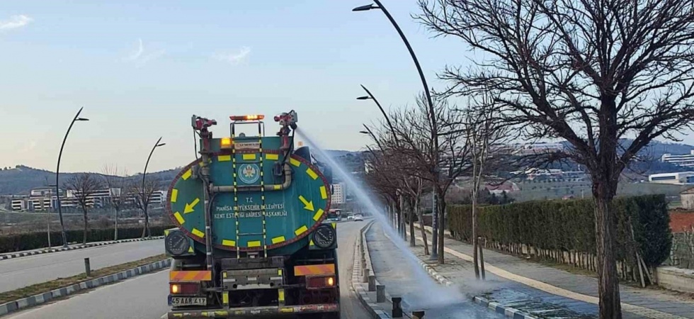 Muradiye Kampüs Yolundaki bisiklet yolu yenileniyor