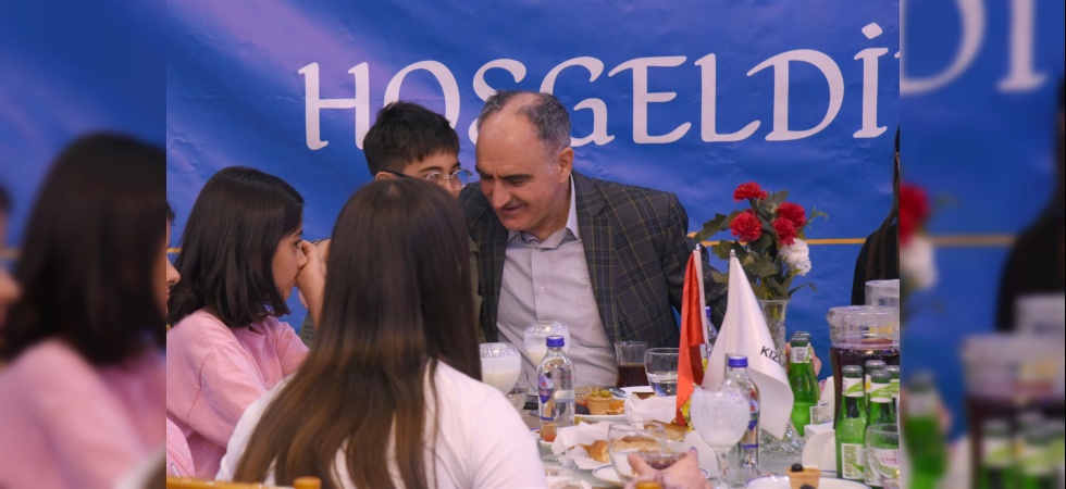 Vali Özkan çocuklarla iftarda buluştu