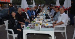 AK Parti'li Aydemir'den İftar Yemeği