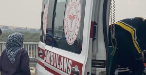 Turgutlu’da, devrilen traktörün altında kalan sürücü yaralandı