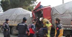 Manisa’da iki tır çarpıştı: 1 yaralı