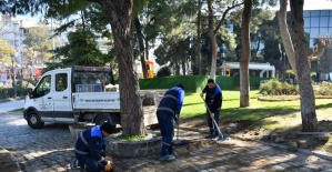 Parklarda bakım onarım çalışmaları hız kesmeden sürüyor